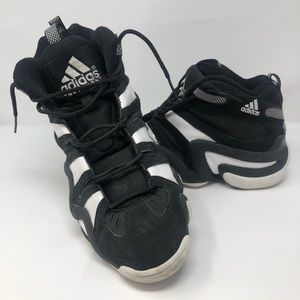 Adidas Torsion Kobe w/ #8 embroidered into tongue